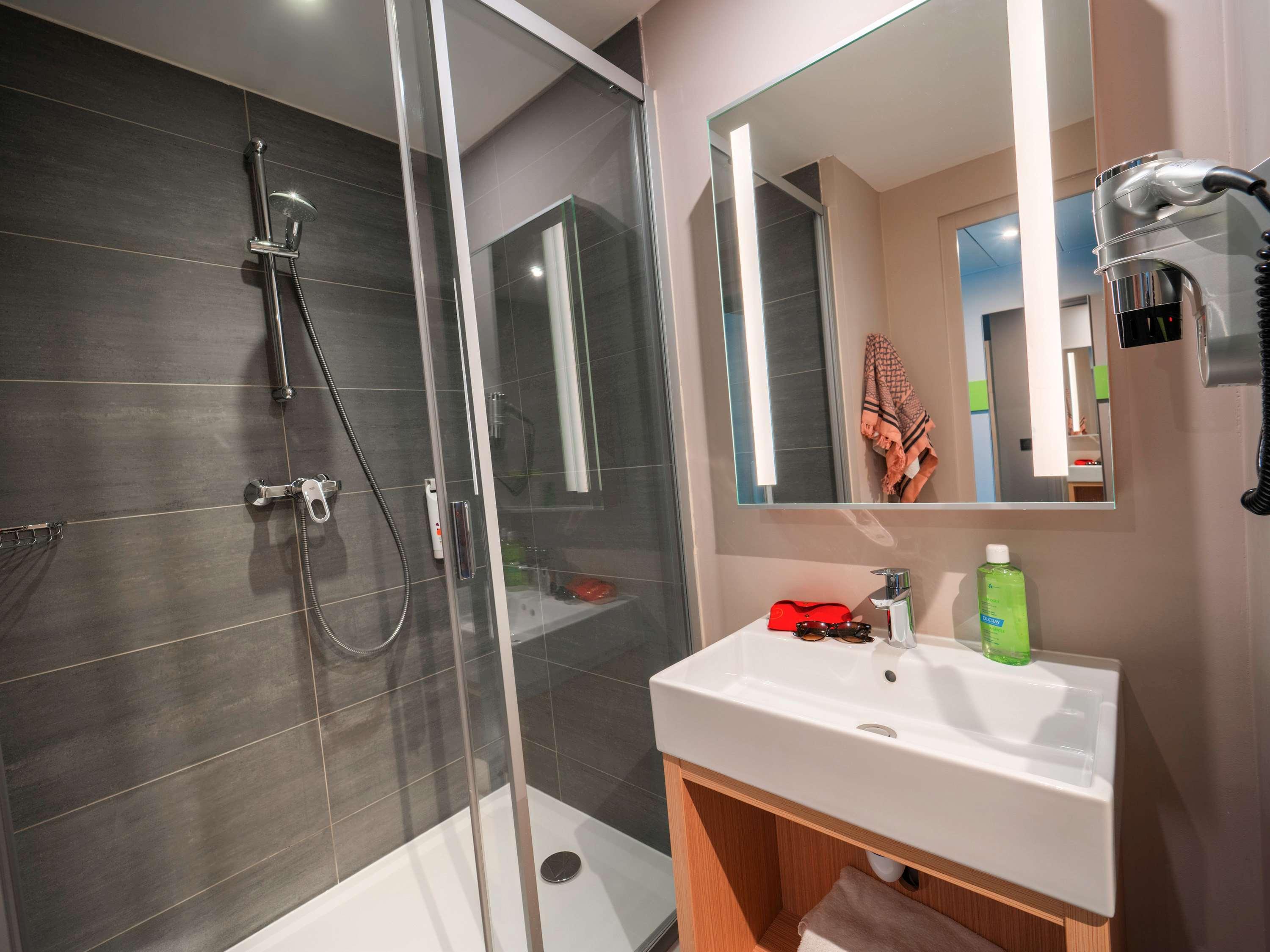 Ibis Styles Clamart Gare Grand Paris Esterno foto